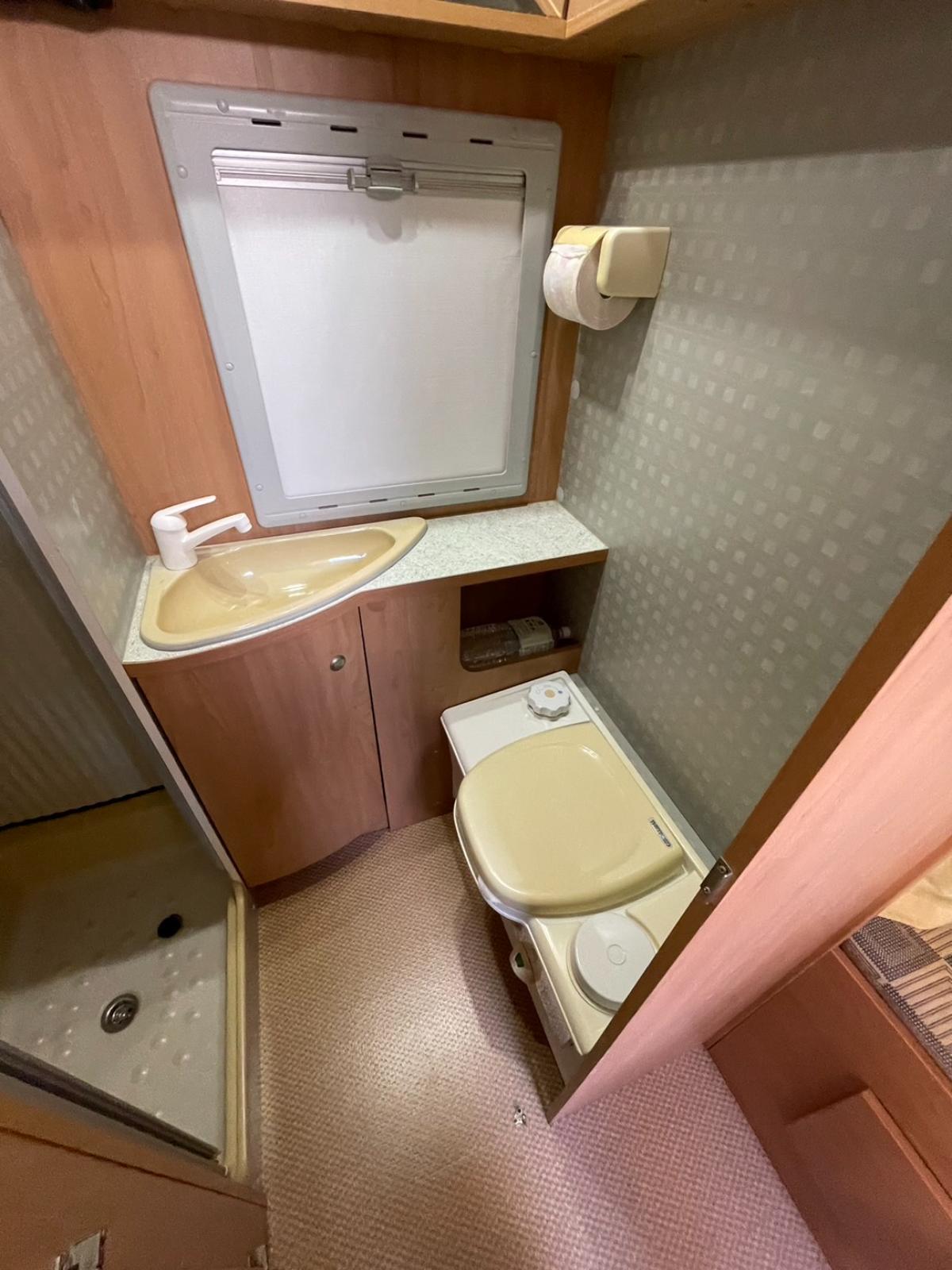 Fiat Ducato Burstner フィアット デュカト バーストナー 洗面台 トイレ