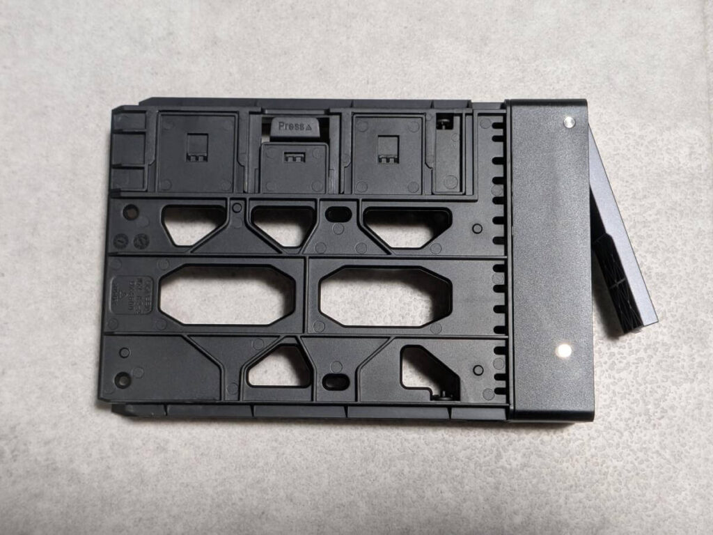 UGREEN DXP2800 ドライブトレイ HDDセット