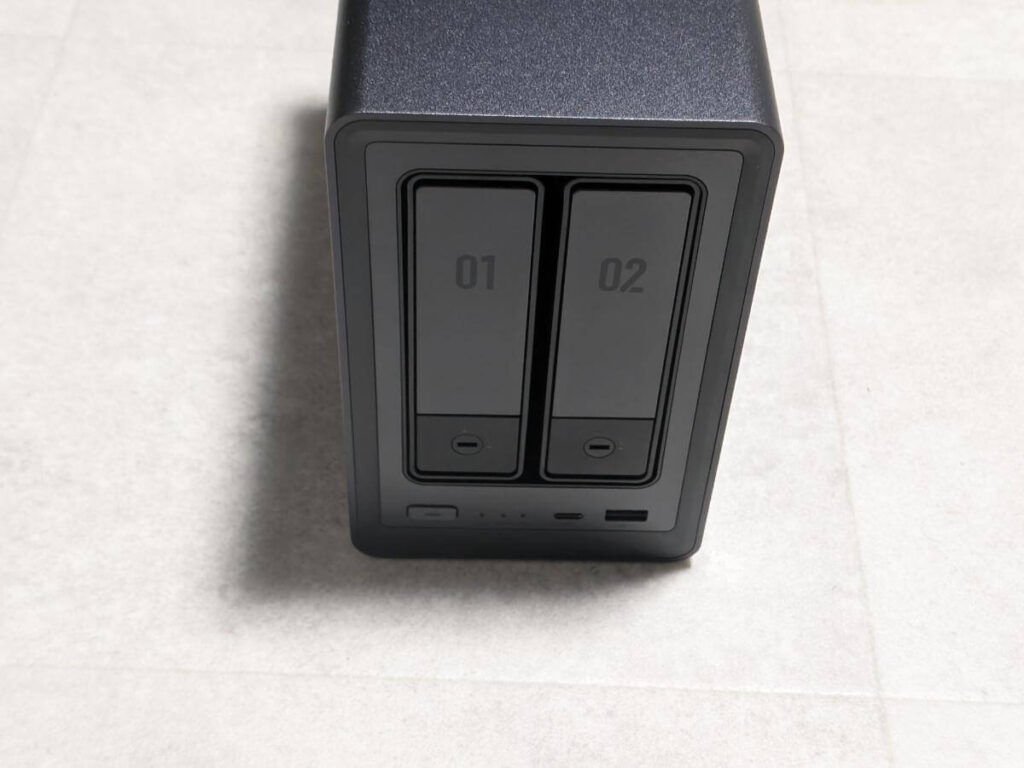 UGREEN DXP2800 ドライブトレイ 戻す